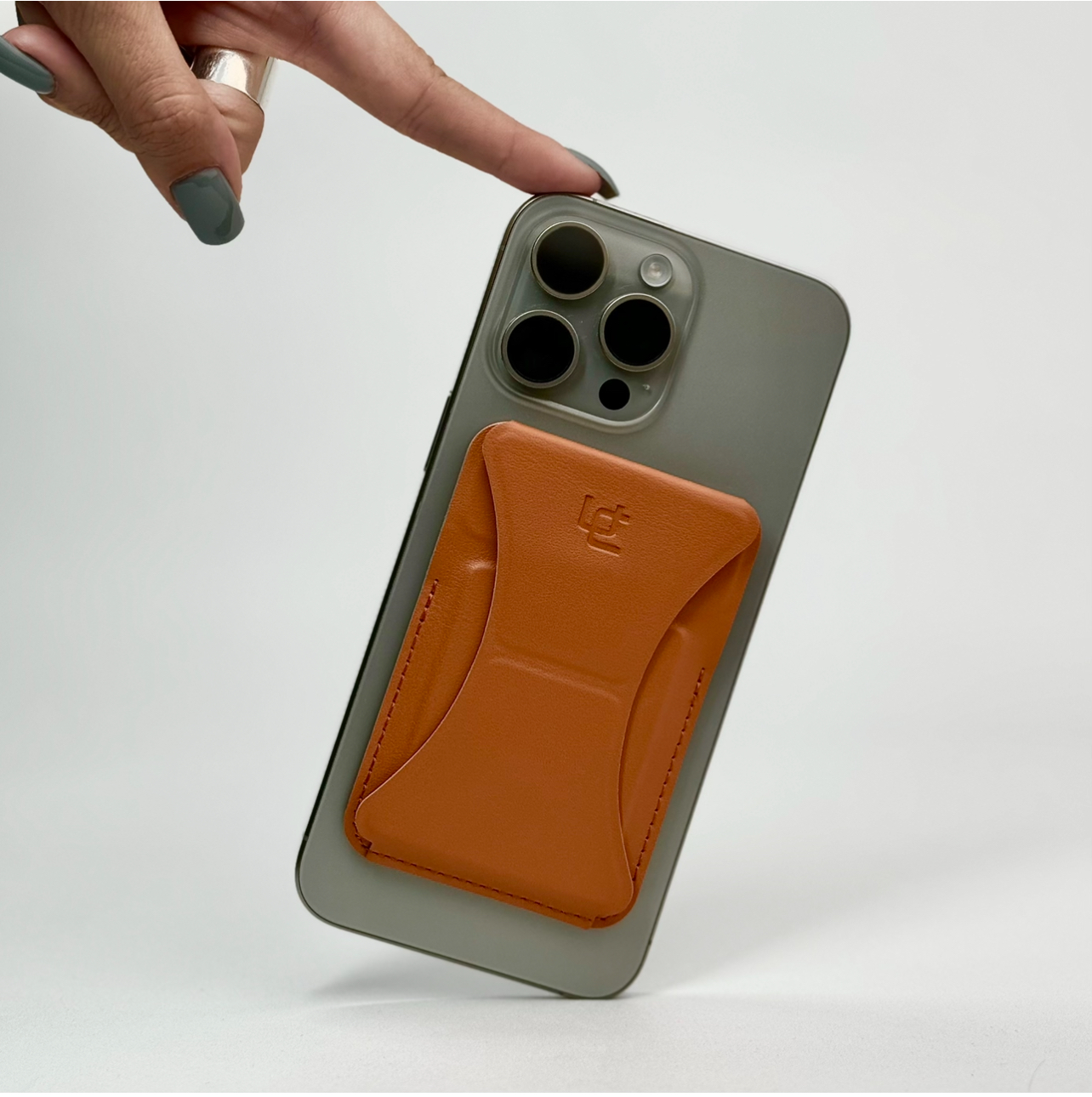 Картхолдер UCASE с функцией подставки (MagSafe), коричневый